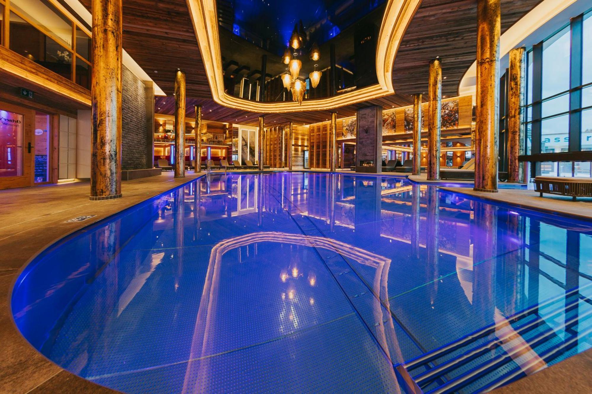 באד פיסינג Ortner'S Resort מראה חיצוני תמונה The pool at the Aqua Dome