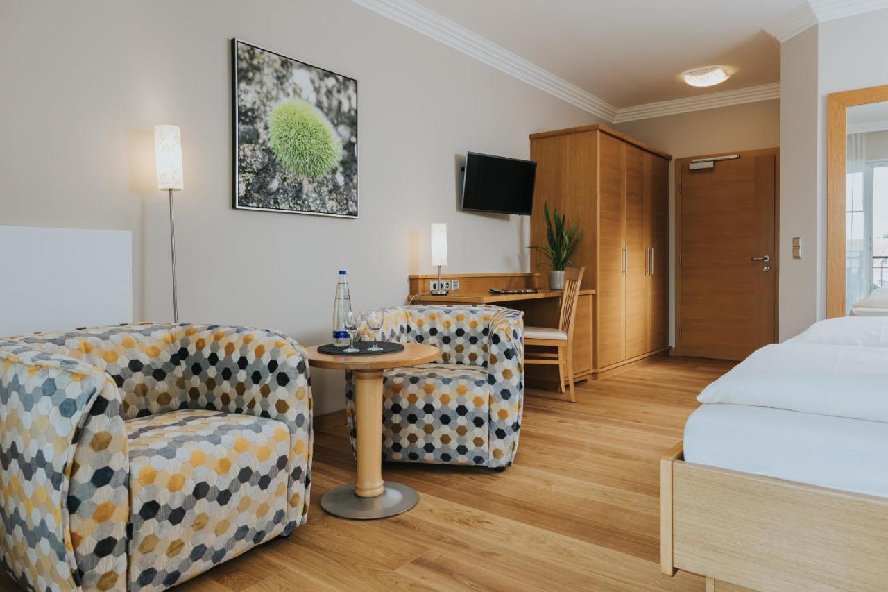 באד פיסינג Ortner'S Resort מראה חיצוני תמונה A typical room at the Hotel Waldhaus Flims
