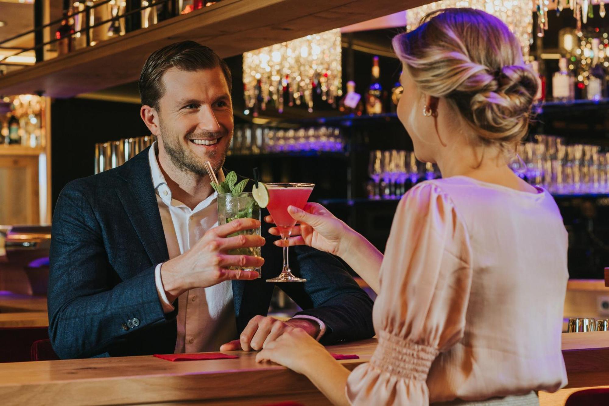 באד פיסינג Ortner'S Resort מראה חיצוני תמונה A couple drinking cocktails